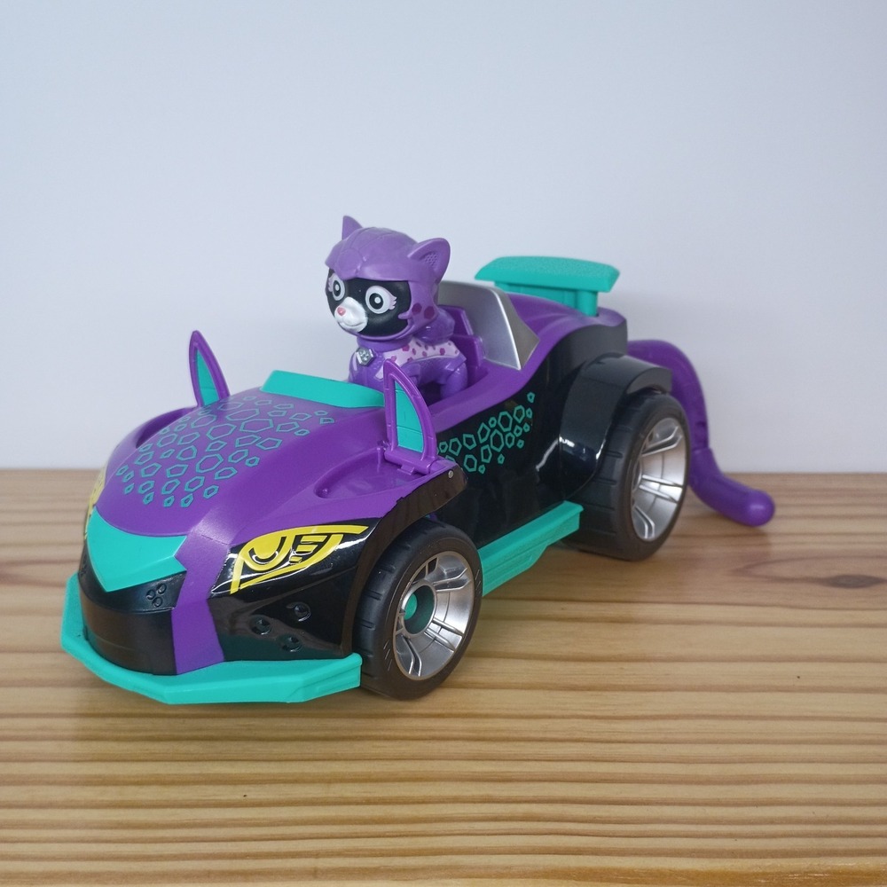 Paw Patrol Rescue Cat Pack Shade with Figure Deluxe Prowler Mode Vehicle Toy